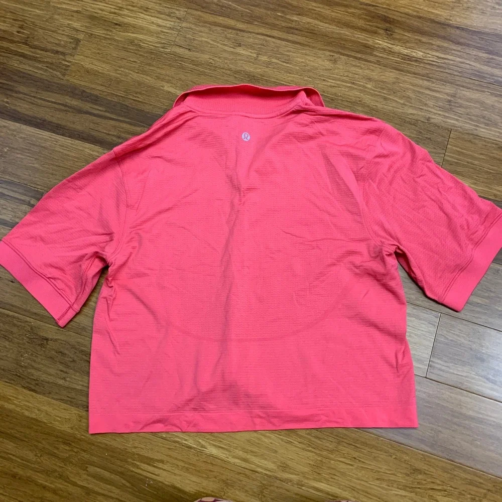 Lululemon Womens Polo Shirt Size 6 Short Sleeve Coral Activewear Top Cropped Tee